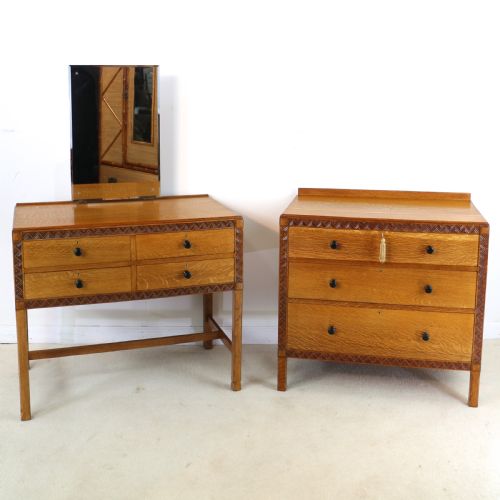 arts crafts cotswold school oak chest dressing table attributed to bath cabinet makers - CATEGORY: ANTIQUE FURNITURE - DATED 1920
