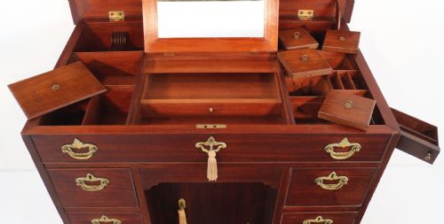 GEORGE II RED WALNUT KNEEHOLE FITTED DESK DRESSING TABLE - ADDITIONAL PHOTO 18