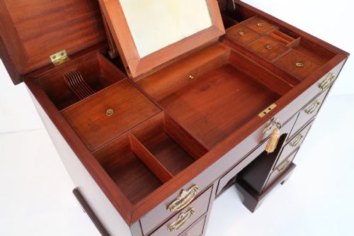 GEORGE II RED WALNUT KNEEHOLE FITTED DESK DRESSING TABLE - ADDITIONAL PHOTO 20