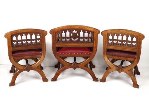 SET OF THREE 19TH CENTURY PUGIN STYLE GOTHIC REVIVAL ALTAR OR HALL CHAIRS - ADDITIONAL PHOTO 1