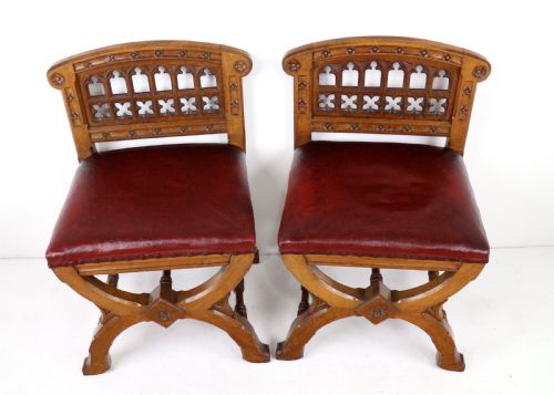 SET OF THREE 19TH CENTURY PUGIN STYLE GOTHIC REVIVAL ALTAR OR HALL CHAIRS - ADDITIONAL PHOTO 7
