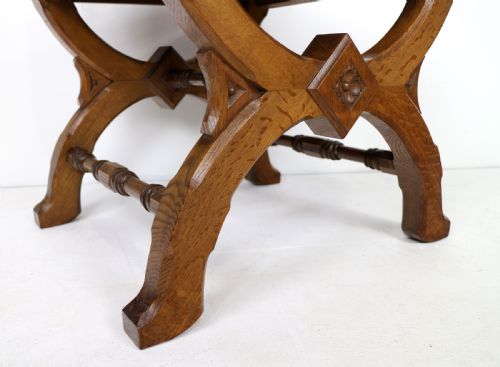 SET OF THREE 19TH CENTURY PUGIN STYLE GOTHIC REVIVAL ALTAR OR HALL CHAIRS - ADDITIONAL PHOTO 27