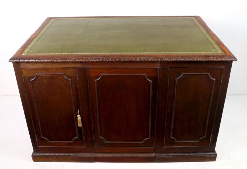 GEORGE III CHIPPENDALE STYLE MAHOGANY FREESTANDING KNEEHOLE LIBRARY DESK - ADDITIONAL PHOTO 19