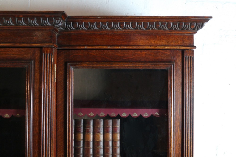 Large Victorian Oak Breakfront Bookcase, attributed to Maple & Co View XI