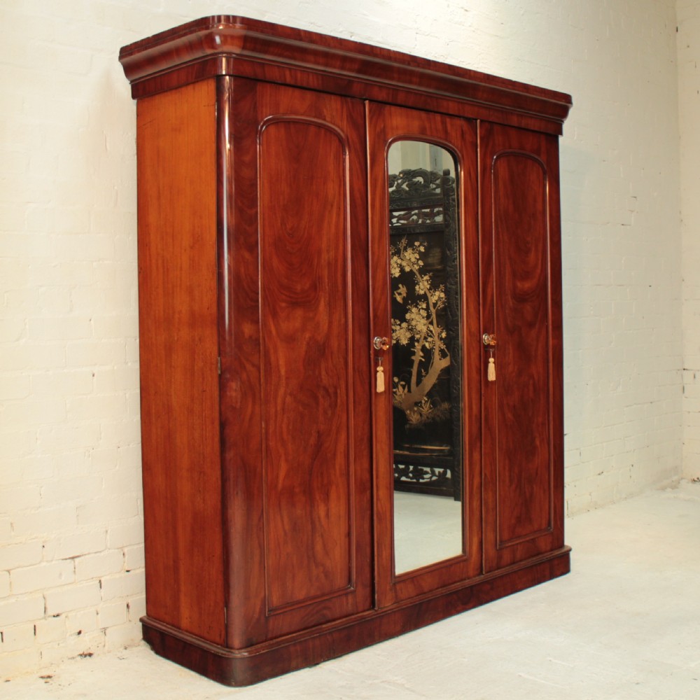 Victorian Mahogany Three Door Fitted Wardrobe View XVIII