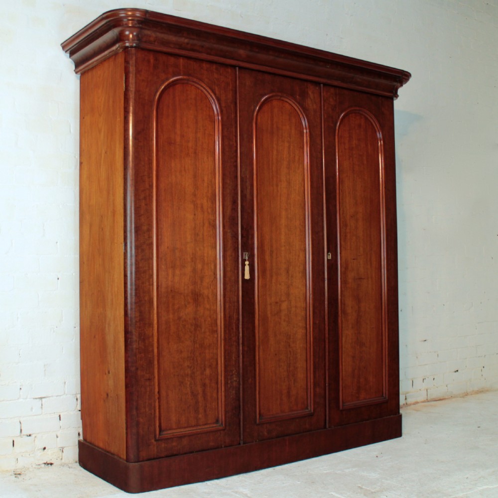 Victorian Mahogany Three Door Fitted Wardrobe, c.1870 View III