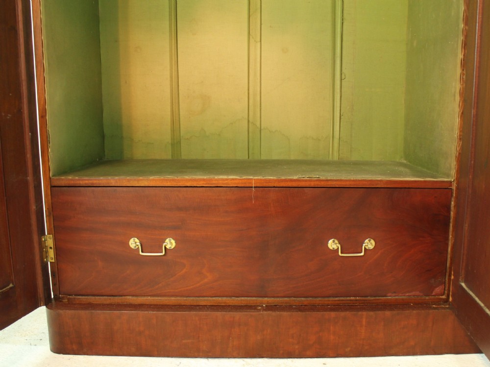 Victorian Mahogany Three Door Fitted Wardrobe, c.1870 View XVII