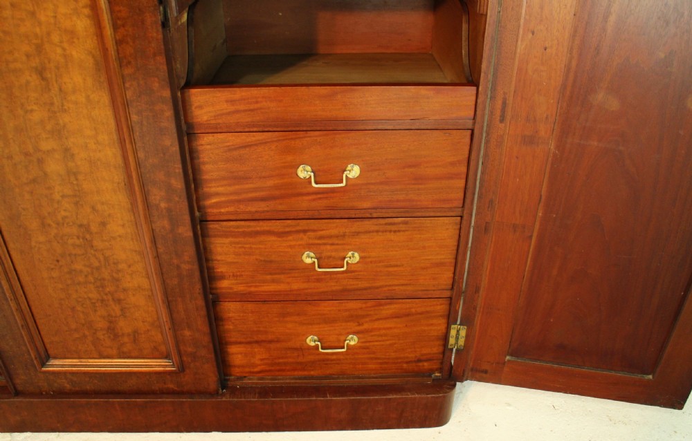 Victorian Mahogany Three Door Fitted Wardrobe, c.1870 View XXVI