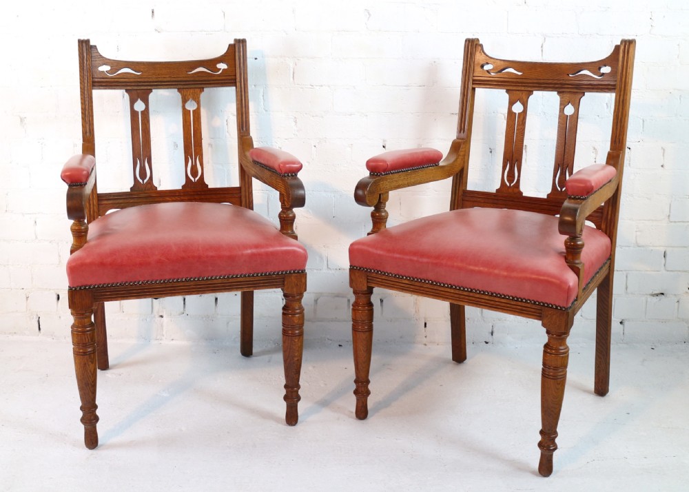 Set of 14 Arts & Crafts Oak Dining Chairs View XVIII