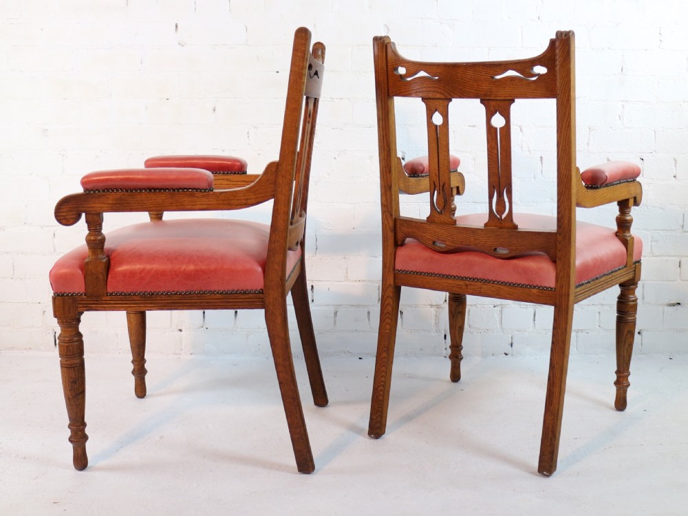 Set of 14 Arts & Crafts Oak Dining Chairs View XIX