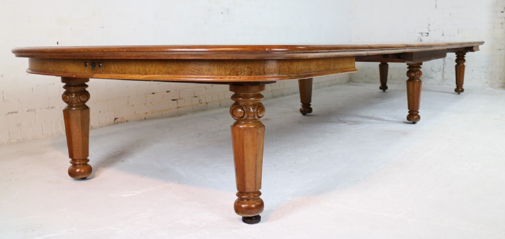 Early Victorian Extra Wide 20ft Oak Extending Dining Table & 7 Leaves View XIII