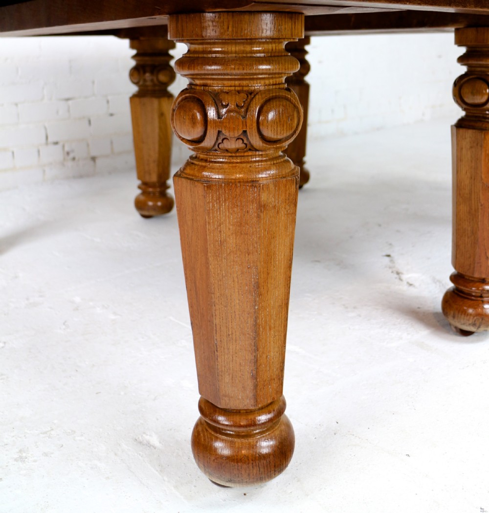 Early Victorian Extra Wide 20ft Oak Extending Dining Table & 7 Leaves View XXV