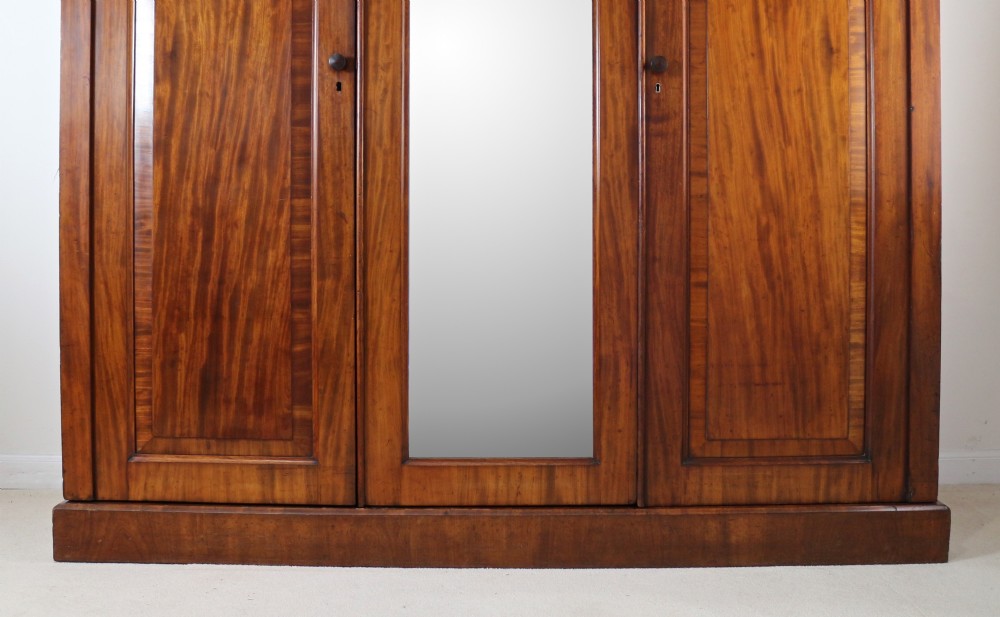 William IV Mahogany Three Door Fitted Wardrobe, c.1830 View V
