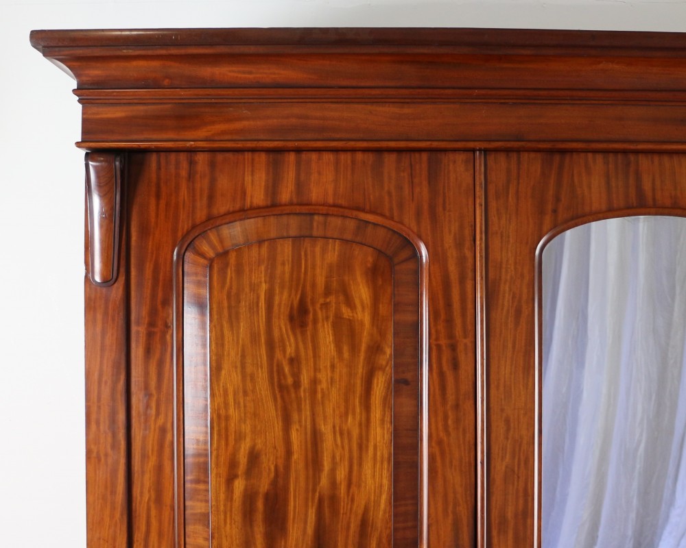 William IV Mahogany Three Door Fitted Wardrobe, c.1830 View VI