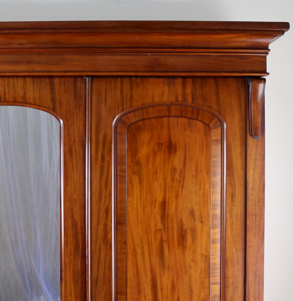 William IV Mahogany Three Door Fitted Wardrobe, c.1830 View VII