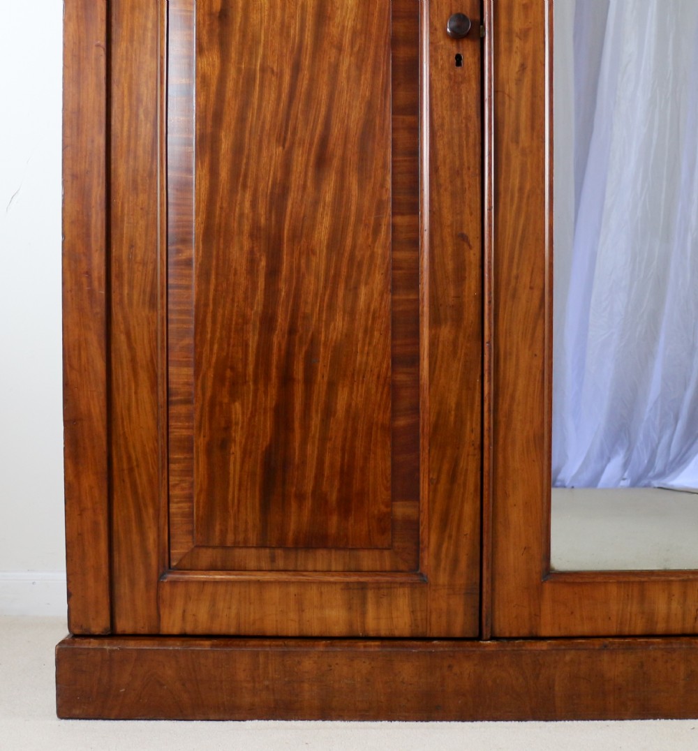 William IV Mahogany Three Door Fitted Wardrobe, c.1830 View VIII