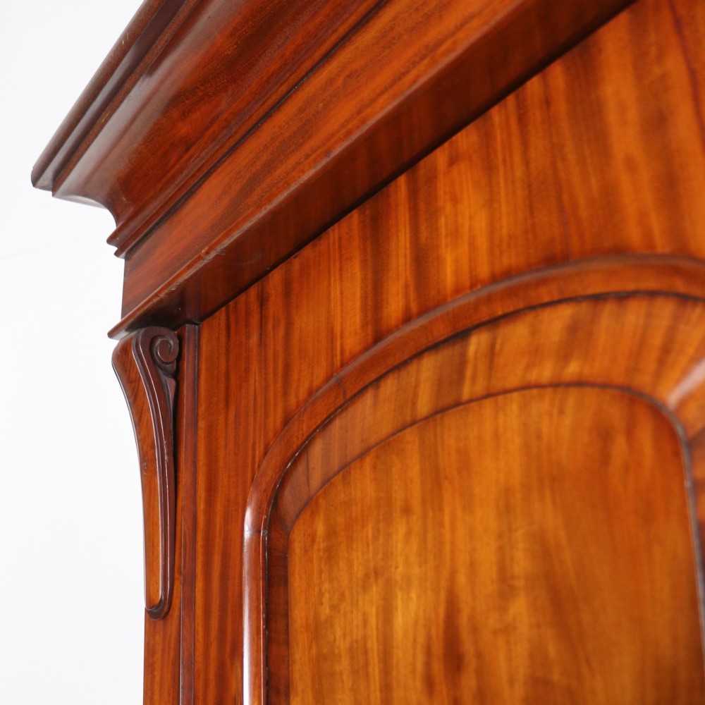 William IV Mahogany Three Door Fitted Wardrobe, c.1830 View XI