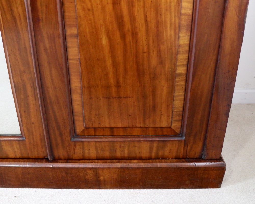 William IV Mahogany Three Door Fitted Wardrobe, c.1830 View XV
