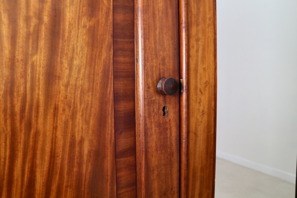 William IV Mahogany Three Door Fitted Wardrobe, c.1830 View XVI