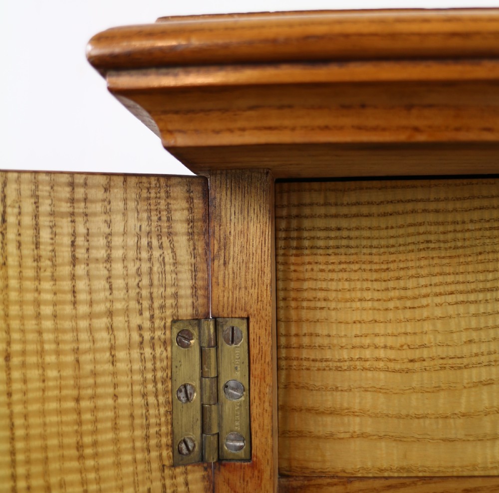 Pair of Scottish William IV Figured Elm Bedside Cabinets, c.1830 View XII