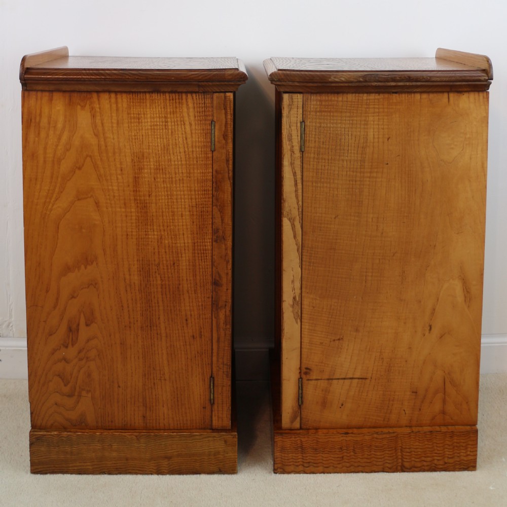 Pair of Scottish William IV Figured Elm Bedside Cabinets, c.1830 View XVIII
