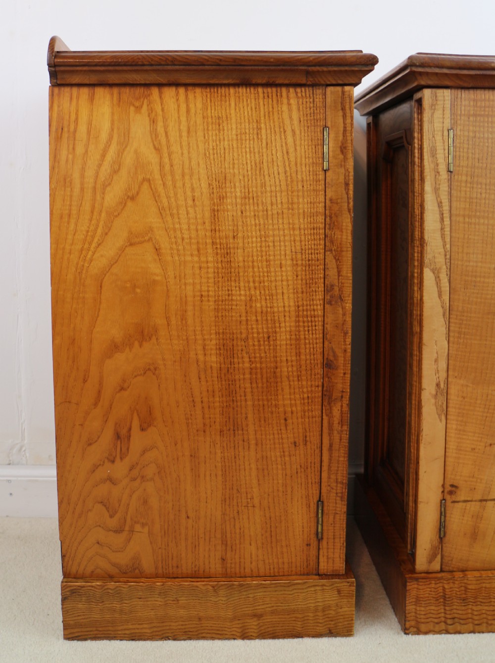 Pair of Scottish William IV Figured Elm Bedside Cabinets, c.1830 View XIX