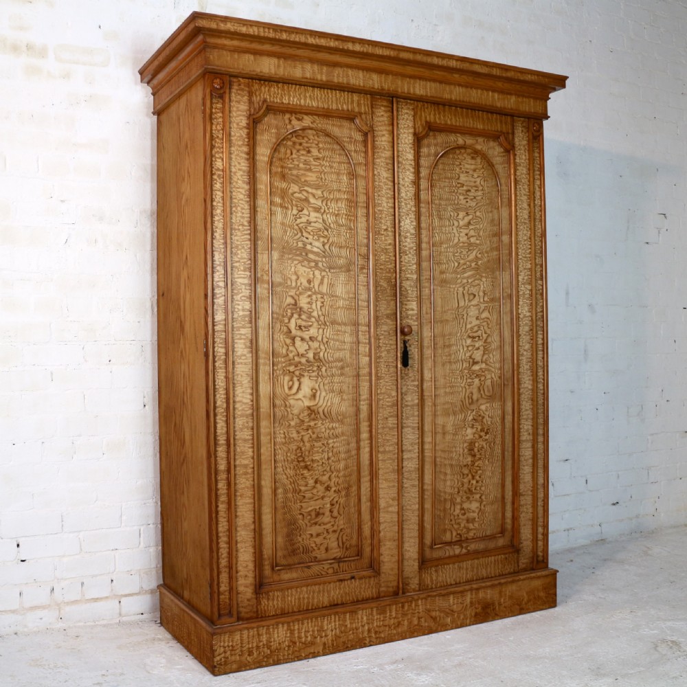 Scottish William IV Figured Elm Two Door Fitted Wardrobe, c.1830 View II