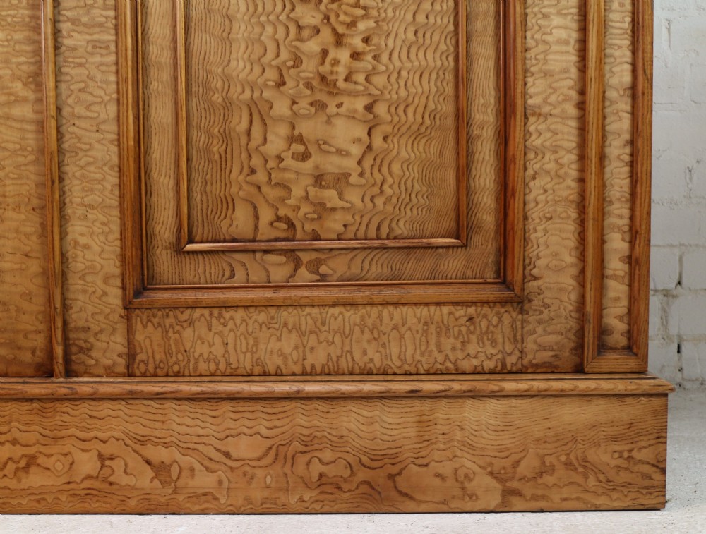 Scottish William IV Figured Elm Two Door Fitted Wardrobe, c.1830 View XI