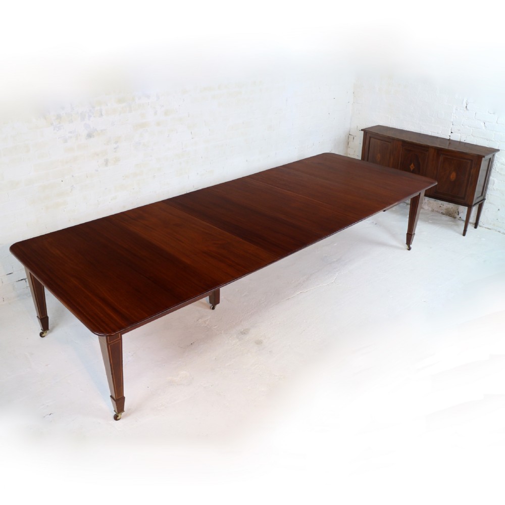 Antique Mahogany Extending Dining Table with Four Leaves & Leaf Holder by James Garvie & Sons, Aberdeen