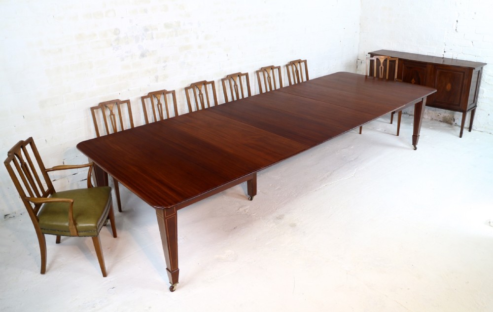 Antique Mahogany Extending Dining Table with Four Leaves & Leaf Holder by James Garvie & Sons, Aberdeen View III