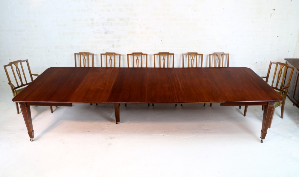 Antique Mahogany Extending Dining Table with Four Leaves & Leaf Holder by James Garvie & Sons, Aberdeen View IV