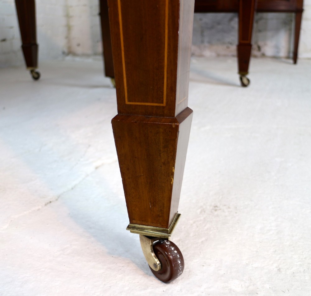Antique Mahogany Extending Dining Table with Four Leaves & Leaf Holder by James Garvie & Sons, Aberdeen View XIV