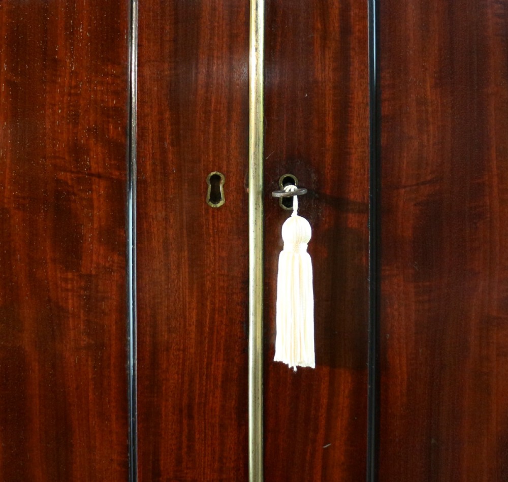 Regency Mahogany Gentleman’s Breakfront Linen Press Wardrobe View XVI