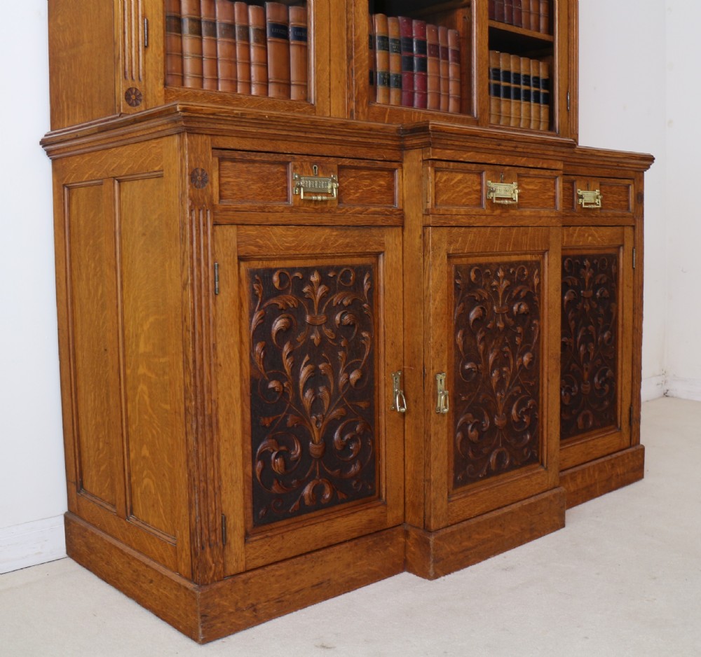 Victorian Art Nouveau Oak Breakfront Bookcase Attributed to Maple & Co View VII