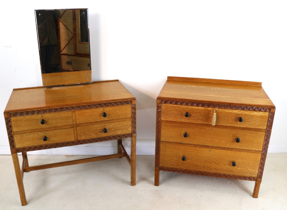 Arts & Crafts Cotswold School Oak Chest & Dressing Table Attributed to Bath Cabinet Makers View II