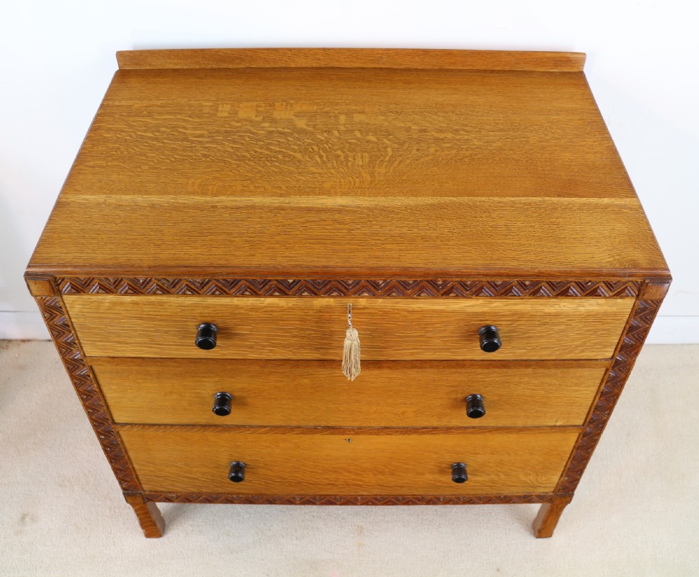 Arts & Crafts Cotswold School Oak Chest & Dressing Table Attributed to Bath Cabinet Makers View VIII