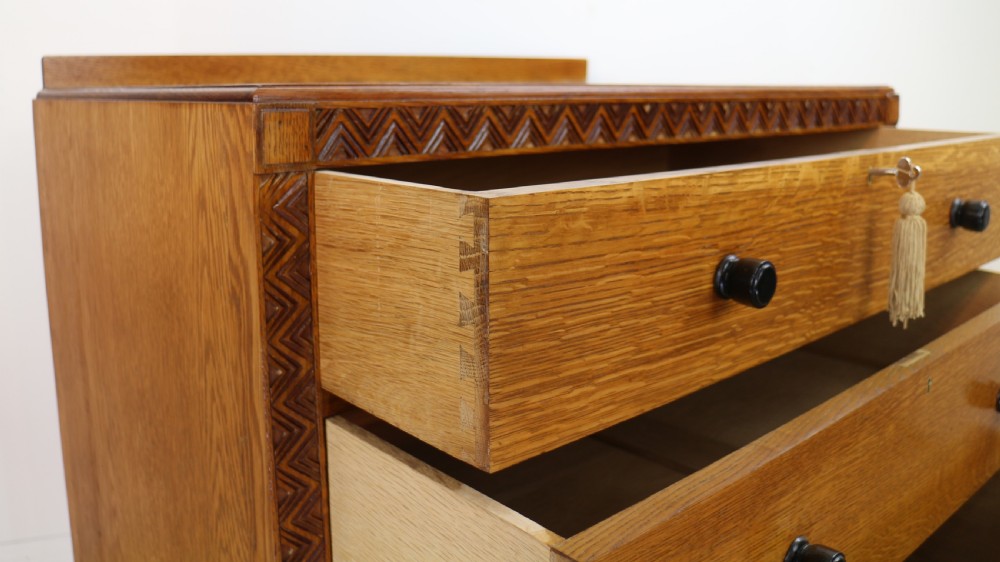 Arts & Crafts Cotswold School Oak Chest & Dressing Table Attributed to Bath Cabinet Makers View X