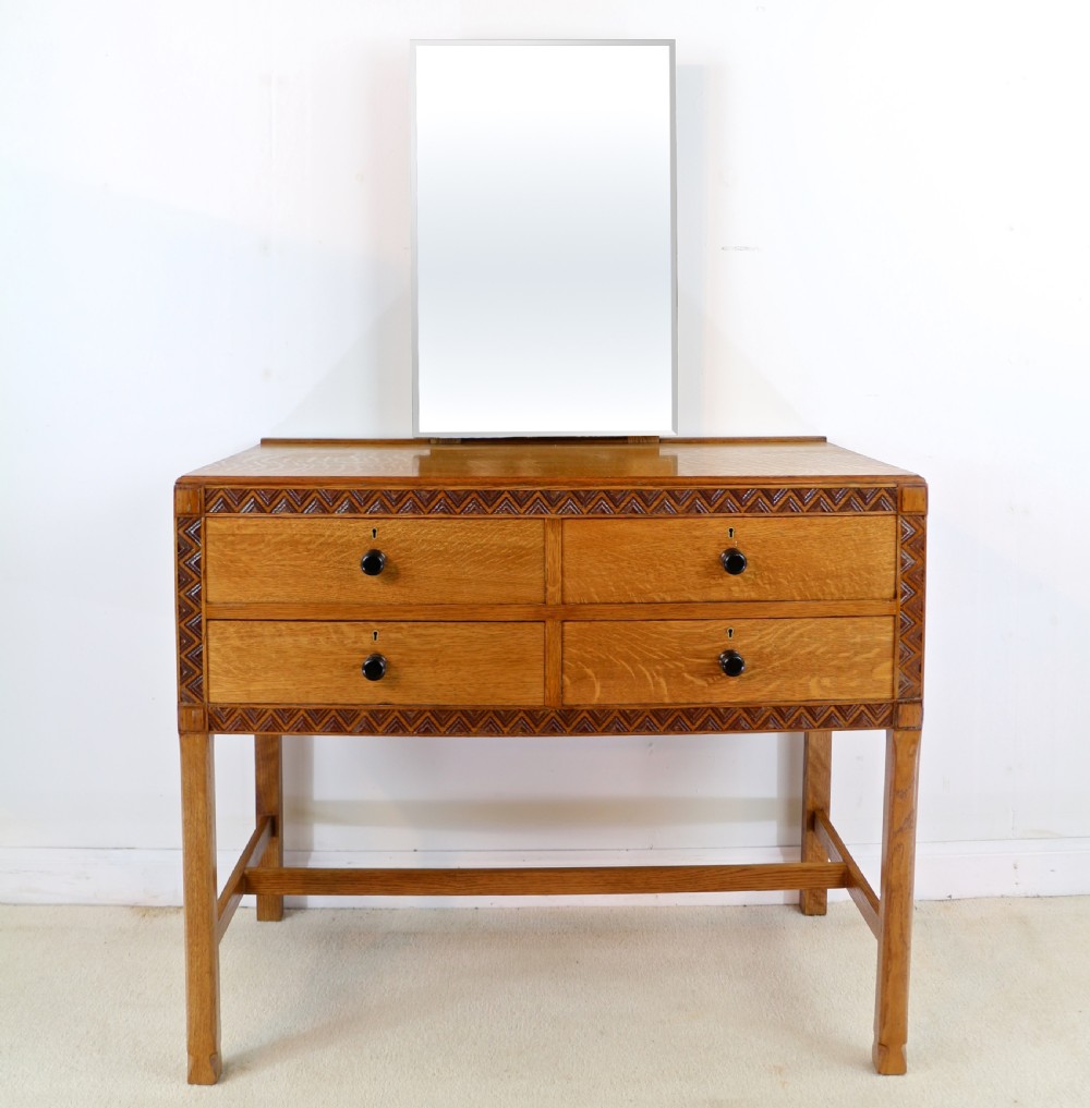 Arts & Crafts Cotswold School Oak Chest & Dressing Table Attributed to Bath Cabinet Makers View XI