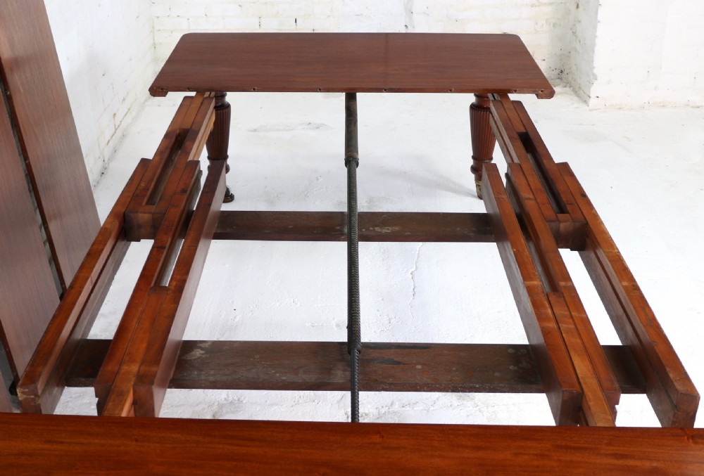 Victorian Mahogany 16 Seat Extending Dining Table & 4 Leaves, 12ft View VI