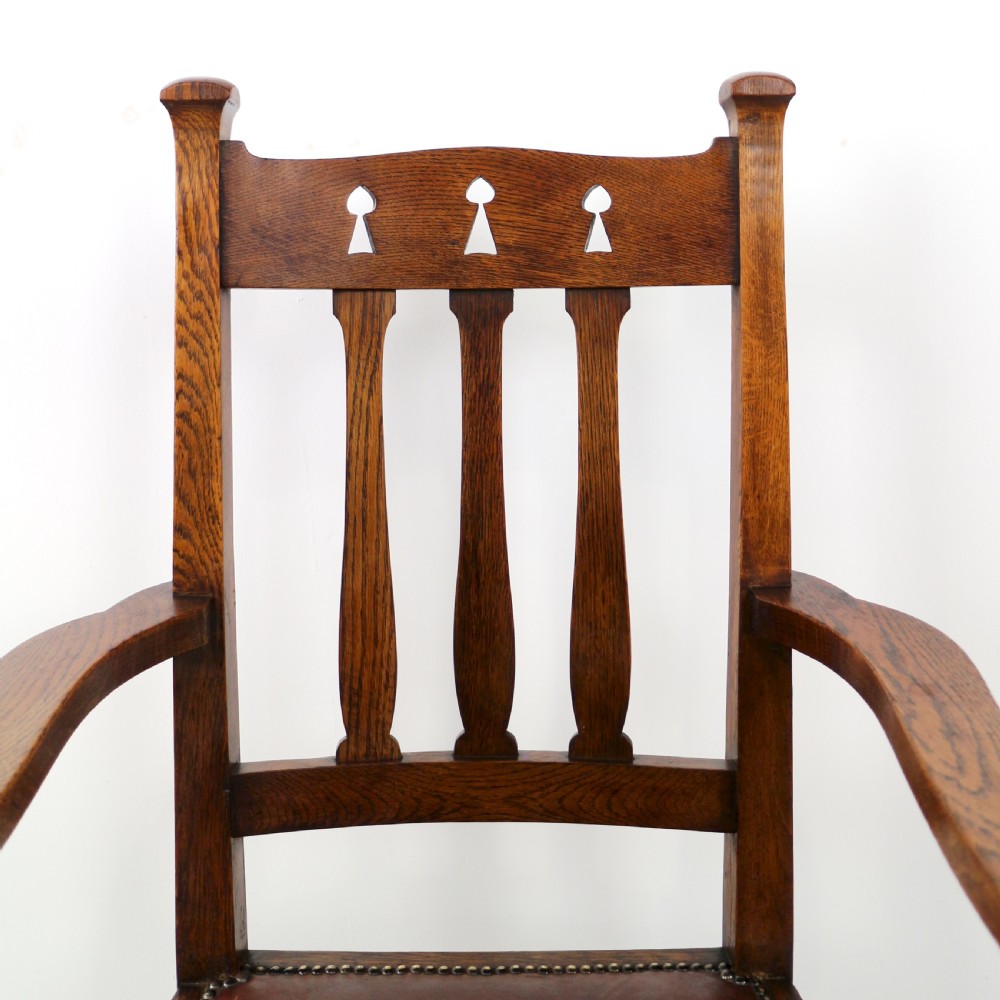 Set of 8 Arts & Crafts Oak Dining Chairs View X