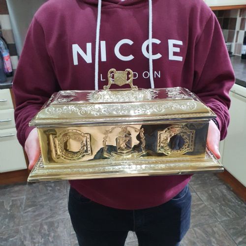 fig 1. Exceptional Quality Large Silver Gilt Freedom Casket 67ozs Sheff 1906