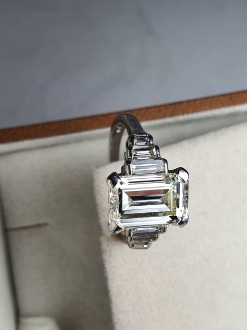 Vintage Deco Design 2.81 Carat Emerald Cut Diamond & Platinum Ring