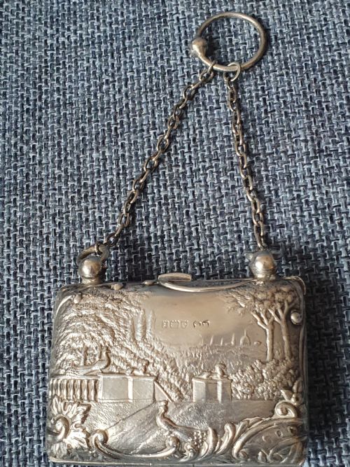 Fabulous Hallmarked Sterling Silver Embossed Purse on Chain Birmingham 1905