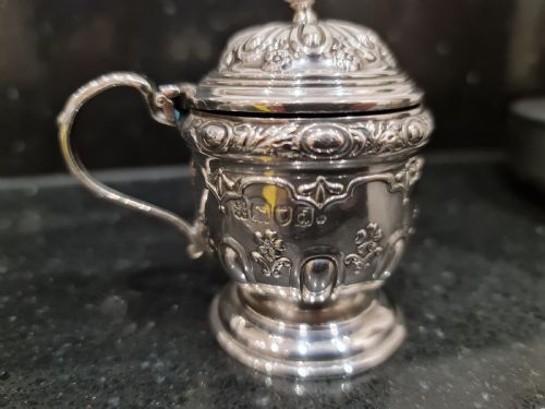 Fine Quality Hm Silver Mustard Pot of Excellent Detail London 1899.