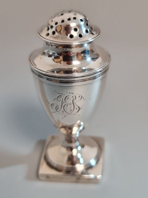 fig 1. Beautiful Quality Rare Robert Hennell I HM Silver Pepper London 1790 - Immaculate
