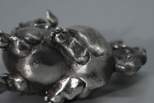 UNUSUAL CHINESE SOLID SILVER DOG OF FO C1900 - ADDITIONAL PHOTO 8