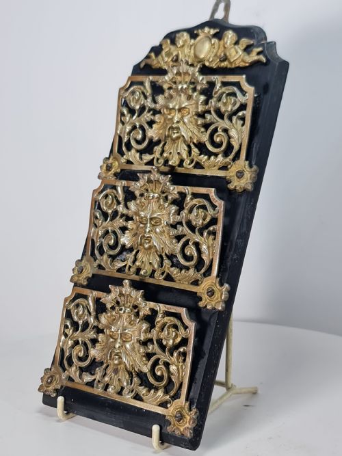 19TH CENTURY SOLID OAK AND BRASS VICTORIAN WALL HANGING LETTER OR STATIONERY RACK - ADDITIONAL PHOTO 11