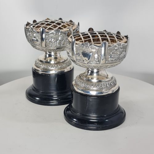 BEAUTIFUL ANTIQUE PR INDIAN SILVER ROSE BOWLS ON STANDS C1900 - ADDITIONAL PHOTO 4