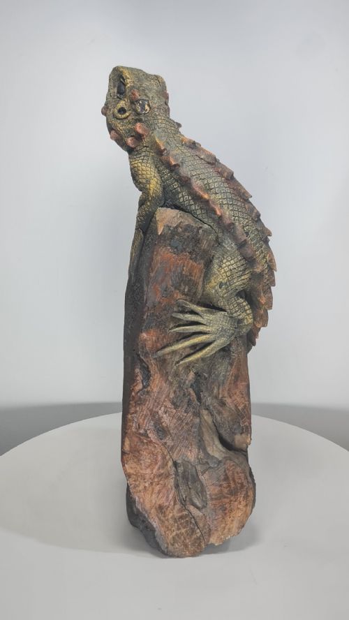 INCREDIBLE QUALITY LARGE ANTIQUE CARVED FIGURE OF A CHAMELEON ON A LOG 38CM - ADDITIONAL PHOTO 2