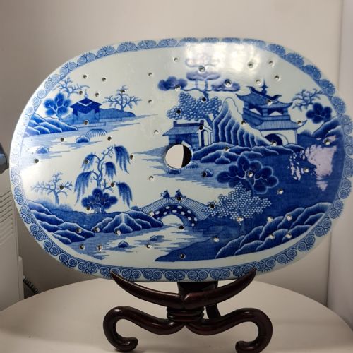 chinese late18thearly 19th century blue and white willow pattern drainer - CATEGORY: ANTIQUE CERAMICS - DATED 1750